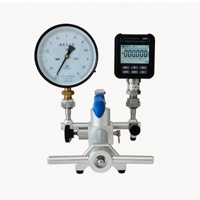 調整解像度 0.1mbar ハンドポンプの空気圧校正器 オーダーメイドサポート OEM
