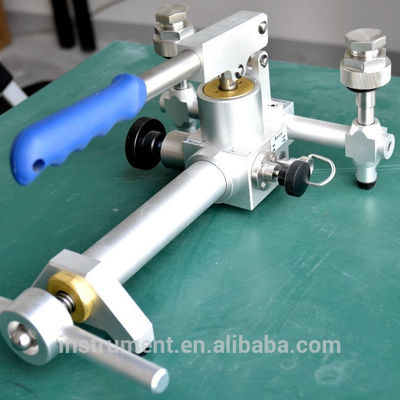 60bar 圧力範囲 HS703 ハンドヘルド圧力校正ポンプ 真空/低圧