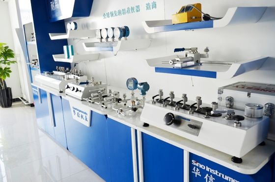 ポータブル用気圧用HS721比較器と空気力による精密計校正