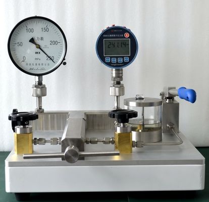 HS706 オイル用水力比較器 0-1600bar試験装置