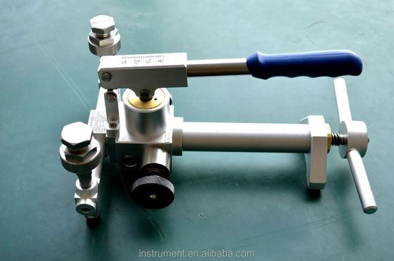 パーソナライズドで汎用的なHS703 圧力計 カリブレーション ハンドポンプ -0.95-60bar